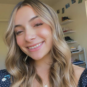 Meet your Posher, Alessandra